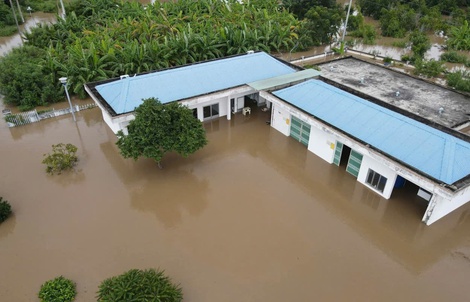 Nhà máy nước tê liệt do ngập sâu, hàng ngàn hộ dân thiếu nước sinh hoạt