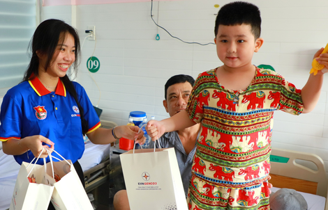 EVNGENCO3 mang Tết Trung thu ấm áp đến với thiếu nhi khó khăn