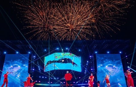 Concert của siêu sao G-DRAGON thăng hoa giữa đại dương ánh sáng Ocean City