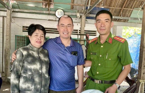 Chỉ sau 1 giờ, công an giúp công dân Pháp tìm lại người thân sau 13 năm