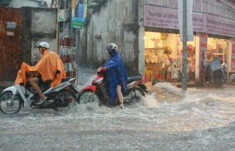 TPHCM: Ngập nước, tiếng ồn, lấn chiếm lòng lề đường “nóng” trên Cổng 1022