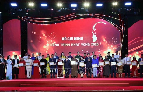 Giao lưu các điển hình học tập và làm theo tư tưởng, đạo đức, phong cách Hồ Chí Minh