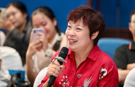 Đạo diễn Đặng Thái Huyền kể chuyện tâm linh khi quay "Mưa đỏ"