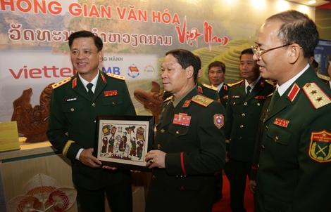 Khai mạc hội chợ Việt Nam - Lào 2025: Thắt chặt hữu nghị, mở rộng hợp tác