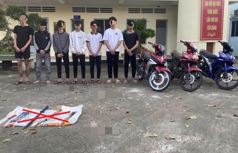 Cho rằng bị "nhìn đểu", nhóm thanh niên chém 2 người ở Đồng Nai