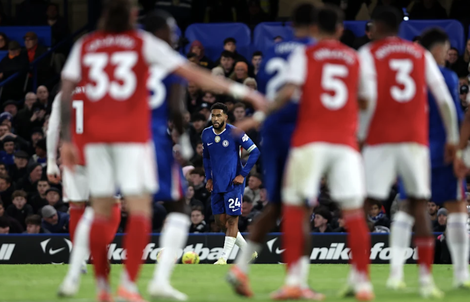 Caicedo bị đuổi, Chelsea cầm hòa nghẹt thở Arsenal