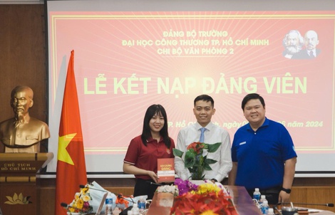 Chú trọng nâng cao chất lượng công tác kết nạp đảng viên 