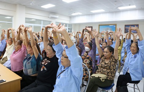 Góp ý dự thảo Văn kiện Đại hội XIV: Phòng bệnh từ sớm, toàn diện chính là đầu tư cho tương lai