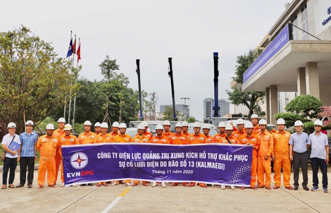 Điện lực Quảng Trị vượt trăm cây số chi viện Gia Lai sau bão số 13