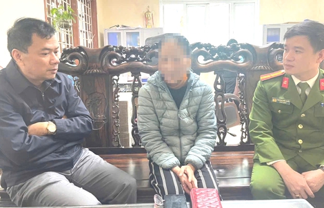Lo lắng bất thường, người phụ nữ suýt chuyển 150 triệu đồng cho người lạ