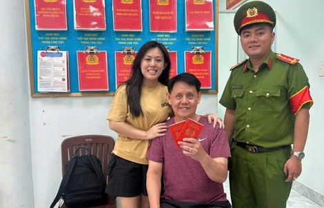 Người cha Singapore đi lạc, được Công an TPHCM tìm thấy đúng ngày sinh nhật