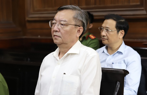 Cựu giám đốc Sở GD-ĐT TPHCM nhận án treo, phó giám đốc nhận 2 năm 6 tháng tù