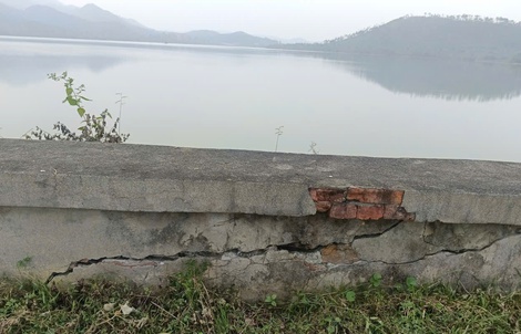 VIDEO: “Bom nước” hơn 2 triệu m3 ở trên nhiều nhà dân