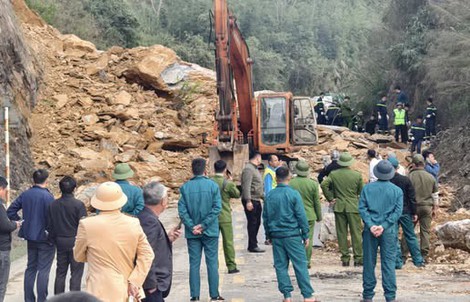 Vụ sạt lở vùi lấp nhiều người trên quốc lộ: Xác định 5 người thương vong