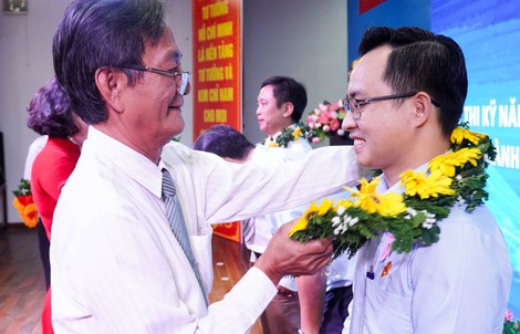 Trường CĐ Lý Tự Trọng TPHCM "bội thu" giải thưởng ở Hội thi Thiết bị đào tạo tự làm