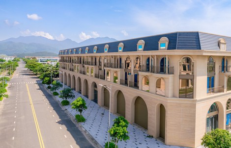 Gỡ vướng pháp lý Dragon City Park, SDN & Regal Group hoàn tất sổ đỏ bàn giao khách hàng