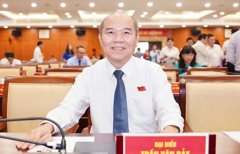 Chủ tịch UBND TPHCM phân công ông Trần Văn Bảy theo dõi chỉ đạo lĩnh vực nội chính