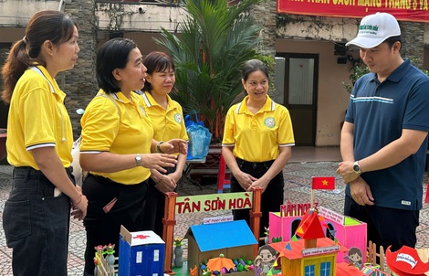 Những “kho báu từ rác” ở một phường của TPHCM