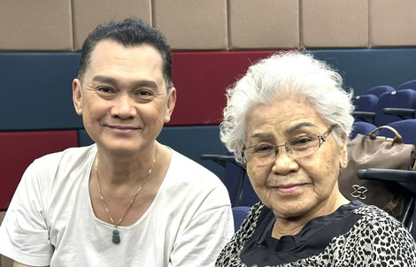 NSƯT Hữu Châu nhớ kỷ niệm khó quên với đạo diễn NSƯT Ca Lê Hồng