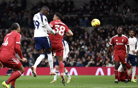 Tottenham nhận hai thẻ đỏ, thua sốc sân nhà trước Liverpool
