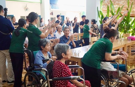 "Chậm một nhịp" đón giáng sinh ấm áp tại Viện dưỡng lão Tâm An