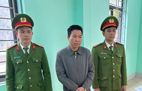 Khởi tố một cựu cán bộ ban quản lý dự án
