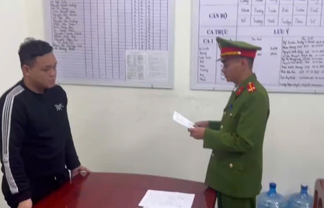 Khởi tố đối tượng lừa đảo chiếm đoạt tài sản bằng ứng dụng ngân hàng giả