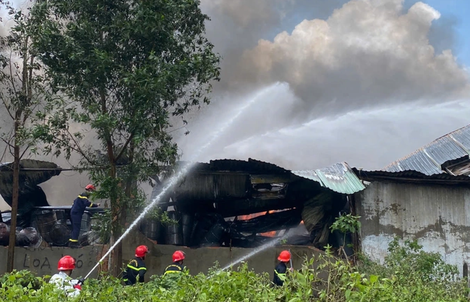 Một đội chữa cháy và cứu nạn cứu hộ ở TPHCM cứu tài sản 200 tỉ đồng cho doanh nghiệp