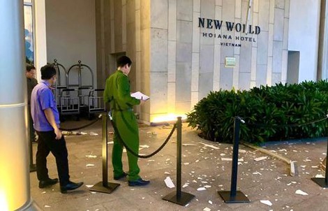 Người nước ngoài nghi rơi lầu ở New World Hoiana, camera ghi cảnh 2 người vội vã rời đi