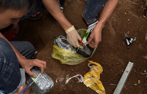 CLIP: Công an đột kích triệt phá đường dây mua bán ma túy xuyên quốc gia