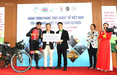 Đạp xe xuyên lục địa: VĐV người Tây Ban Nha làm điều ý nghĩa tại Đà Nẵng