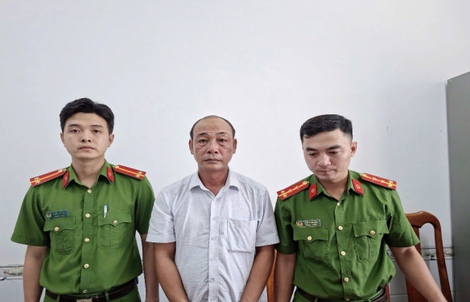 Bắt tạm giam người đàn ông đưa thông tin gian dối