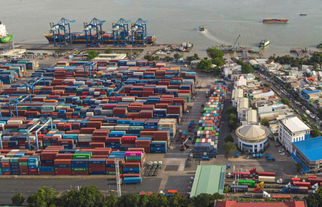 Xuất nhập khẩu cán mốc 900 tỉ USD