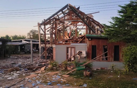 Thái Lan bị dội 40 quả rốc-két, Campuchia hứng hơn trăm quả đạn pháo