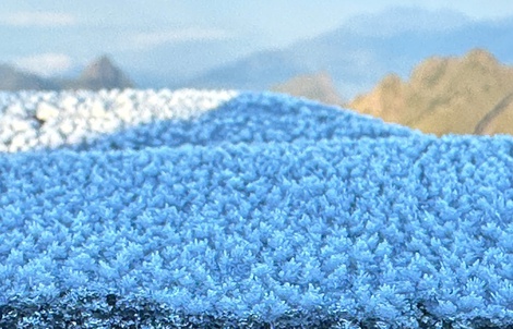 VIDEO: Du khách thích thú ngắm tuyết rơi phủ trắng đỉnh Fansipan