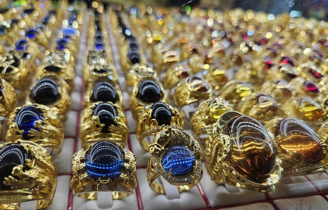 Sáng 25-12, giá vàng miếng SJC, vàng nhẫn rời mốc đỉnh lịch sử