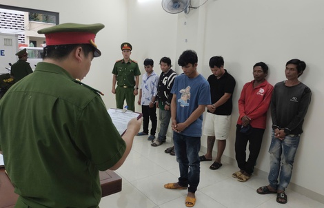 Đào xác heo bệnh bán ra thị trường, 7 bị can bị khởi tố