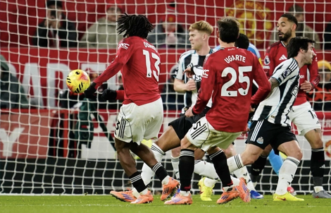 Siêu phẩm "Boxing Day" của Dorgu giúp Man United đánh bại Newcastle