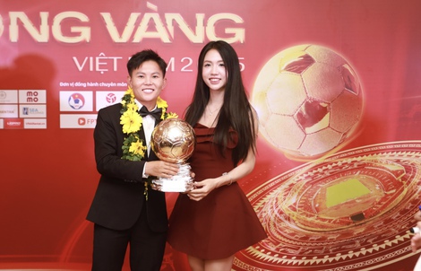 Trần Thị Duyên lặng lẽ đợi Bích Thùy để chia vui