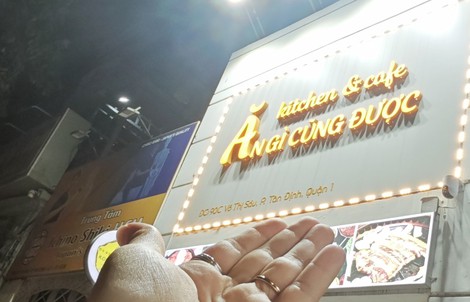 Những kiểu hút khách "độc lạ", ít tốn kém của nhiều hàng quán ở TPHCM