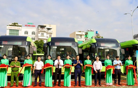 58 xe buýt điện mới xuất hiện trên đường phố TPHCM