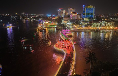 Cú hích mạnh mẽ cho du lịch miền Tây