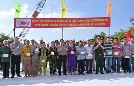 Thủ tướng Phạm Minh Chính kiểm tra tiến độ thi công 2 tuyến đường quan trọng ở Cà Mau