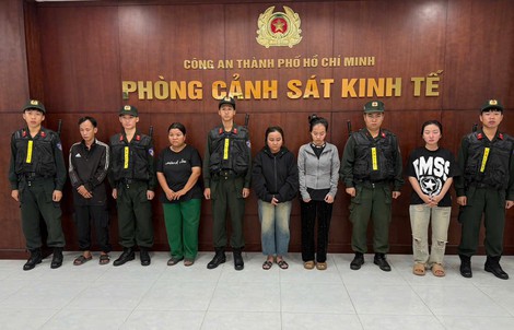 Công an TPHCM khám xét 2 địa điểm, bắt 5 người