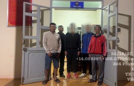 Hai thanh niên mắc kẹt trên núi Chư Nâm