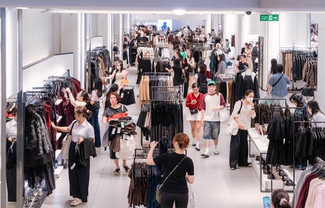 2,3 triệu lượt khách “phá đảo” Vincom Black Friday 2025, tạo cú bùng nổ cho mùa lễ hội cuối năm