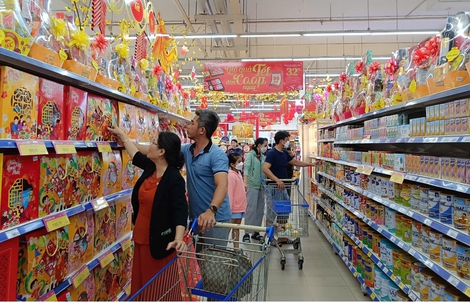 Hàng Tết bắt đầu lên kệ