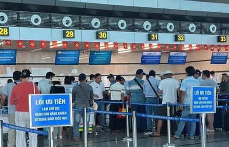 Nam hành khách chuyến bay Vietnam Airlines bỏ quên 110 triệu đồng tại sân bay