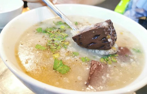 Tiết canh vịt của Việt Nam lọt vào top ẩm thực thế giới