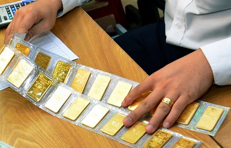Sáng 6-12, giá vàng miếng SJC vẫn neo cao 